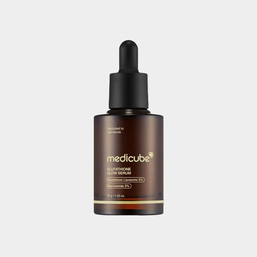 Medicube serum bottle with dropper on a light gray background medicube Glutathione Glow Serum asian authentic genuine original korean skincare montreal toronto calgary canada thekshop thekshop.ca natural organic vegan cruelty-free cosmetics kbeauty vancouver free shipping clean beauty routine skin makeup kpop stayz stan fandom photocard stray kids treasure ateez atiny dix30 brossard ddo royal mount st-bruno new store