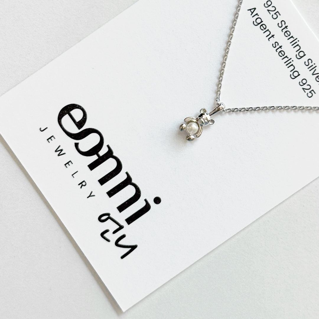 Collier pendentif mini ours en peluche Eonni – Argent sterling et perle